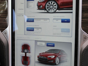 Veškeré nastavení vozu řidič ovládá na velké dotykové obrazovce