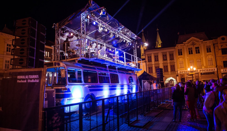 Tourbus na náměstí v Kroměříži