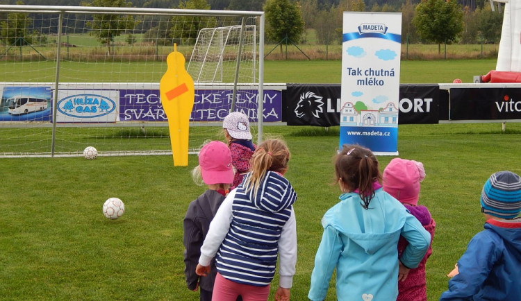 Děti z mateřských škol se v Roudném bavily na všech stanovištích