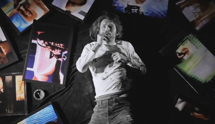 Printscreen z filmu Černobílý svět