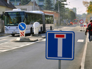 Oprava asfaltového povrchu v ulici Oskara Nedbala