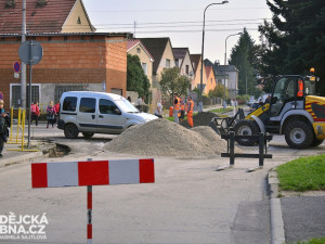 Oprava asfaltového povrchu v ulici Oskara Nedbala