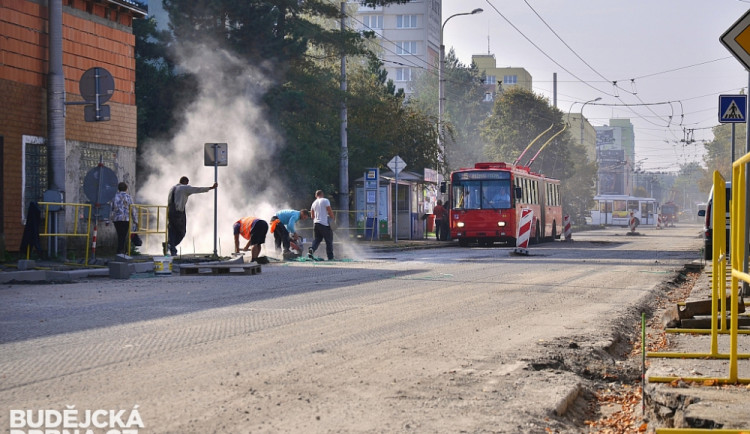Oprava asfaltového povrchu v ulici Oskara Nedbala