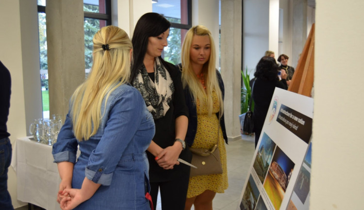 Společenský večer na VŠTE připomněl 20. výročí prvních svobodných voleb z Jihoafrické republice