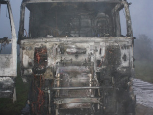 Do kamionu převážejícího selata narazil v Holkově motorkář