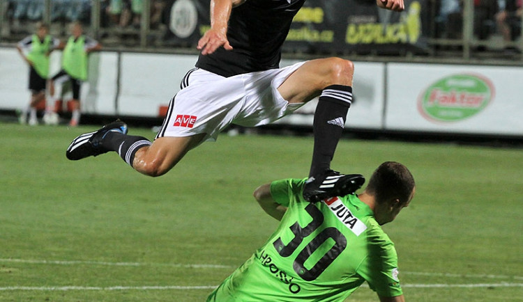 Přestřelku nováčků zvládlo Dynamo na výbornou