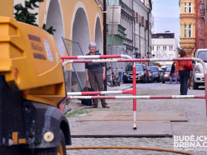 Stavební práce probíhaly v ulici Doktora Stejskala od poloviny září