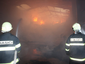 Požár skladu sena v Borovanech