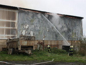 Požár skladu sena v Borovanech