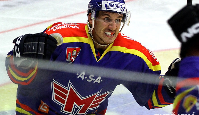 Michal Švihálek vystřelil Motoru tři body 33 sekundy před koncem