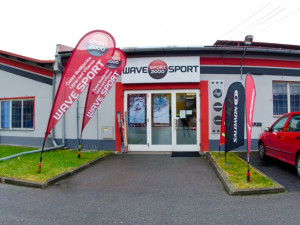 Wave Sport najdete na Rudolfovské třídě kousek za viaduktem