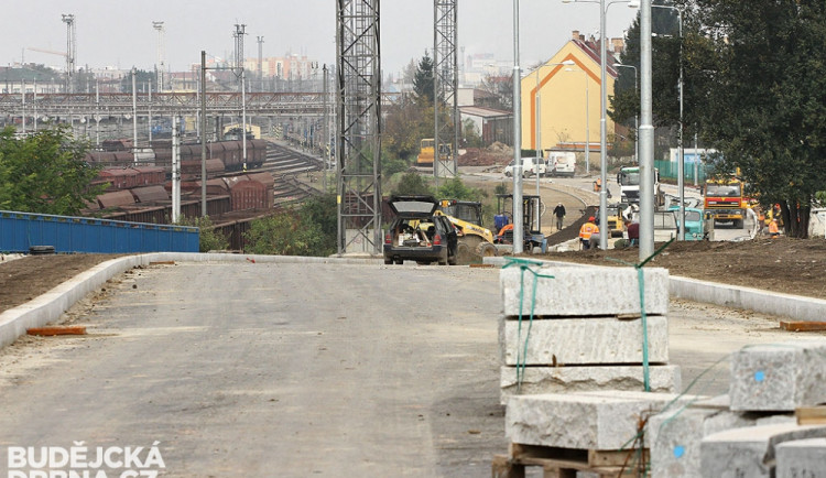 Výstavba čtvrté etapy zanádražky v Pětidomí