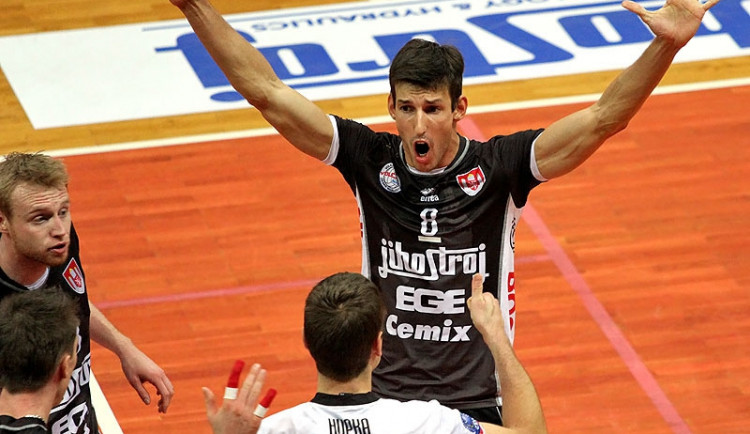 Při duelu s Ostravou měli Jihočeši důvod radovat se jen po některých výměnách. Na snímku kapitán Filip Habr