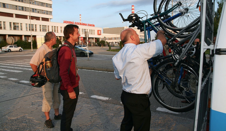 Celkem 846 jízdních kol letos přepravily cyklobusy do Temelína