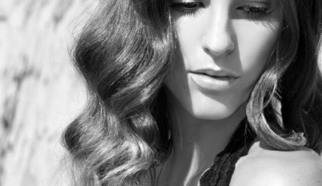 Vyrážíme mezi lidi. Jak se na akci obléci?