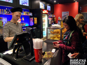 Kdo si objednal ve francouzštině, dostal malý dárek