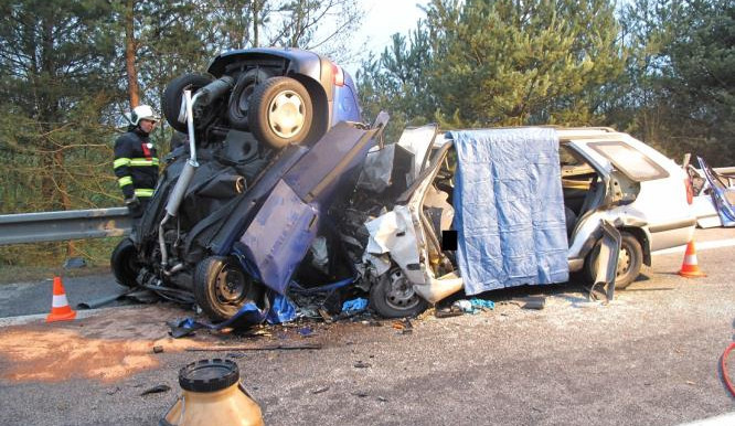 Při čelním střetu za Borkem zemřeli tři lidé