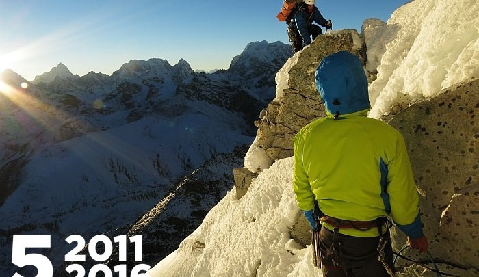 Čekali, že se laviny neudrží. Na vrcholu nestanuli