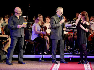 Rektor Jihočeské univerzity, Libor Grubhoffer, byl jedním z předávajících cen