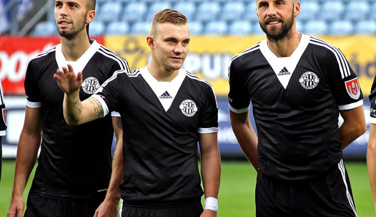 Jan Vošahlík s Jakubem Horou (zleva), stejně jako David Brunclík a Štěpán Koreš, opuští tým ze Střeleckého ostrova