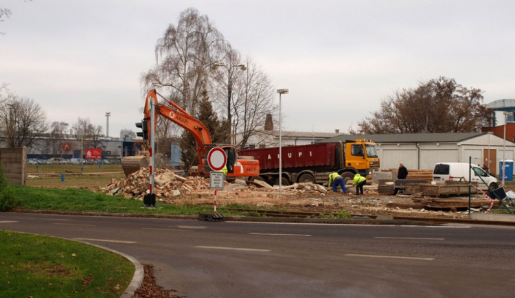 Demolice posledního zbytku areálu plynárny