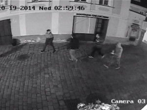 Tito mladíci mají na svědomí zničení sochy býka