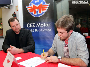 Podpis formální smlouvy na jedno utkání