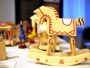 Každý se rozplýval nad nádhernými dřevěnými hračkami