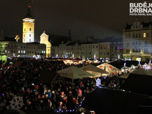 Adventní program ještě nabídne divadlo i koledy