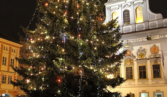 Vánoční strom na náměstí Přemysla Otakara II.