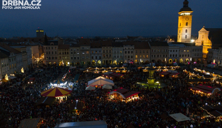 Budějovický advent lákal na náměstí Přemysla Otakara II. tisíce lidí