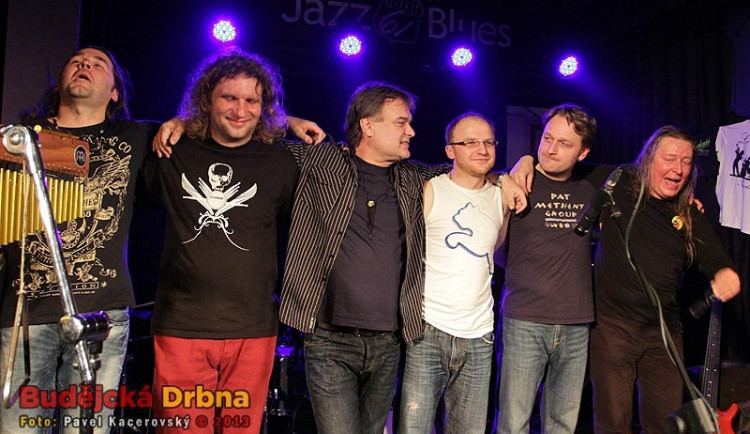 Roman Dragoun (vpravo) s kapelou His Angels