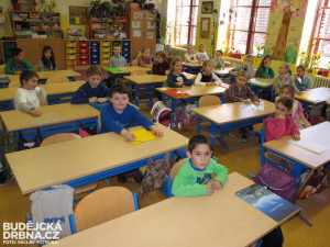 Prvňáčci ze ZŠ Baarova dostali pololetní vysvědčení