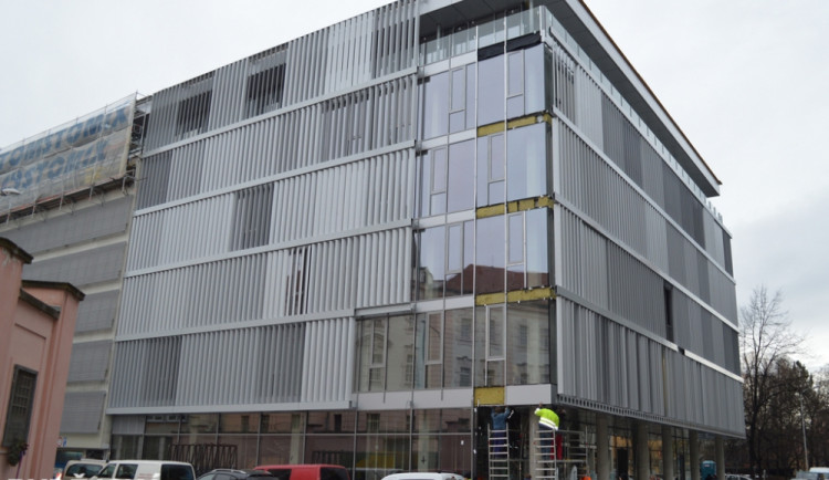 Stavební práce na parkovacím domě v ulici F. A. Gerstnera