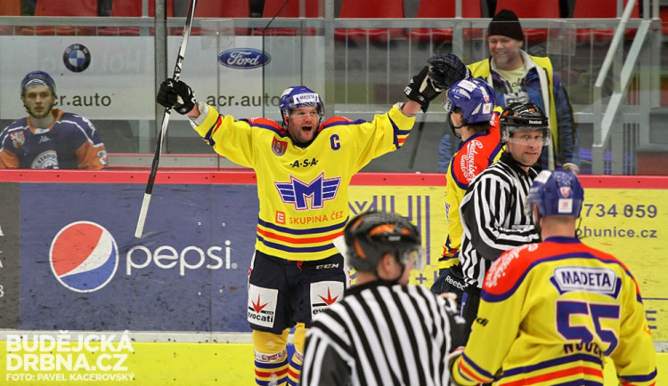Josef Straka rozhodl utkání ve třetí třetině