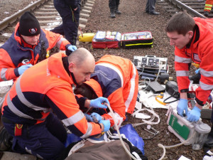 Zásah zdravotníků z vážné dopravní nehody v Kaplici - nádraží