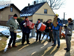 Koledníky vždy doprovází i hudebníci