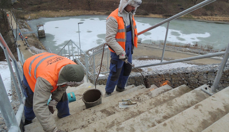 Poslední úpravy nové pěší komunikace