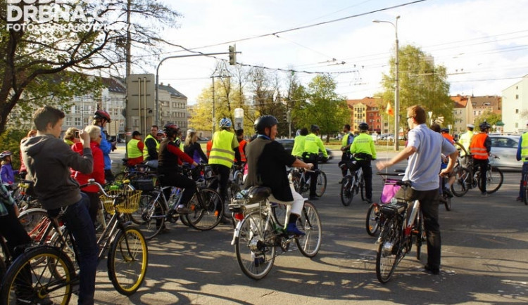 Společný pruh s MHD by mohl být pro cyklisty bezpečnější