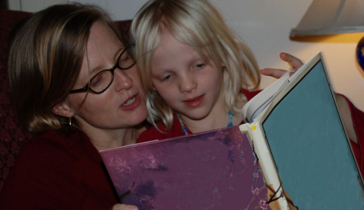 Matek samoživitelek přibývá, více než třetina z nich je silně ohrožena rizikem příjmové chudoby