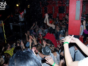 Žofie vběhla do publika a tančila