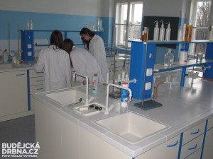 Díky dotaci z ROP pracují studenti gymnázia s moderními technologiemi