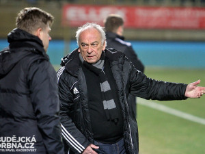 Kouč František Cipro při rozhovoru s Davidem Horejšem