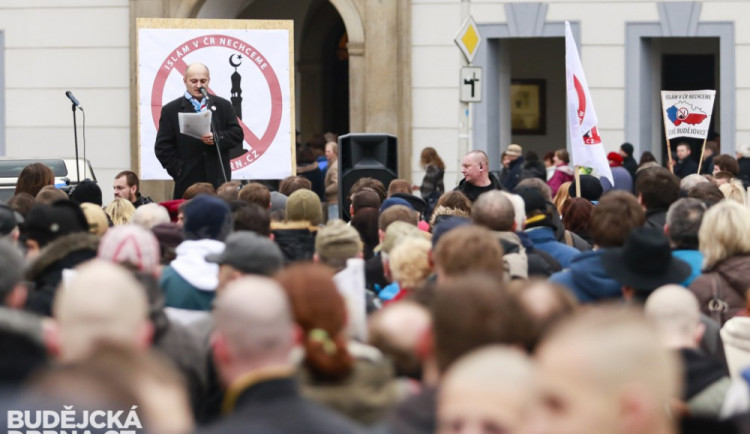 V Budějcích protestovali proti islámu