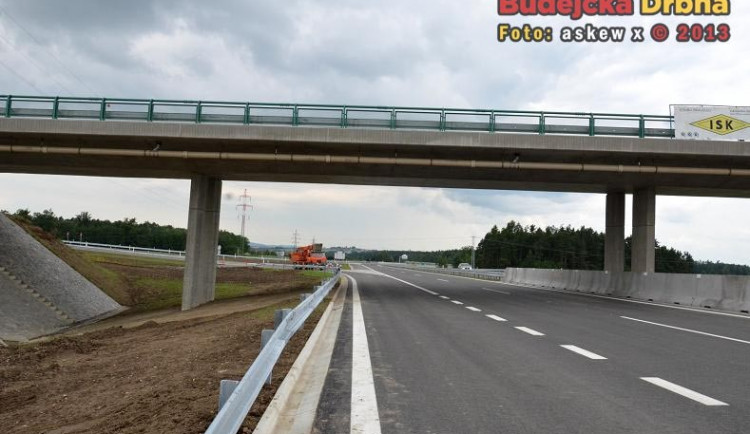 Zloděj ukradl z D3 u Tábora 200 metrů svodidel