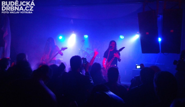 Koncert kapely Krabathor v Café Klubu Slavie