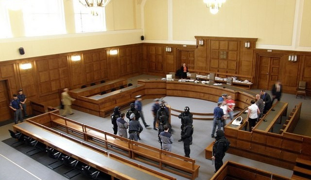 Za vraždu přítele své matky dostal muž z Táborska 25 let vězení