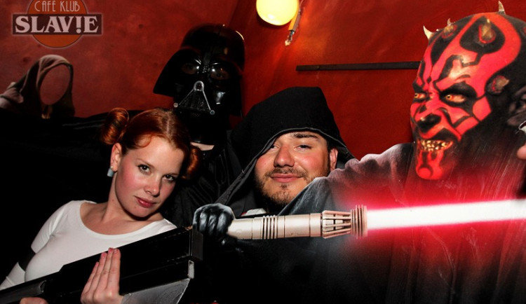 Ples filmových masek je velmi oblíbený