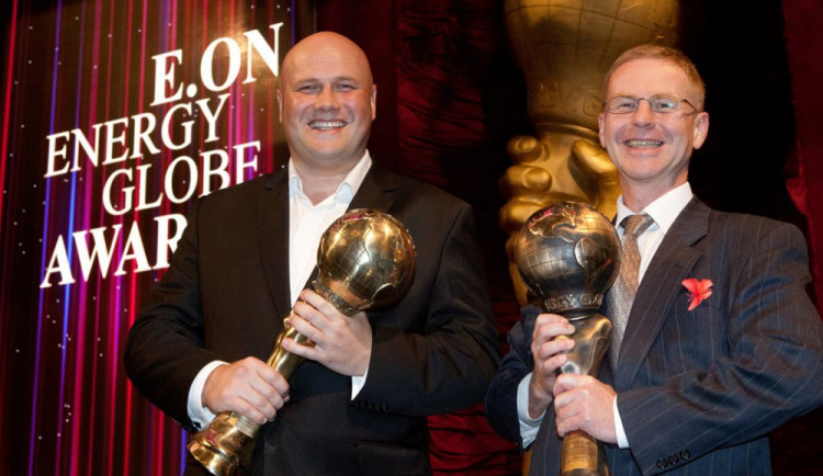 Poslední vítězové ekologického oskara za projekt Ukliďme Česko. Vlevo Miroslav Kubásek, vpravo Radek Janoušek