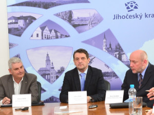 Po úzkokolejce se bude jezdit dál. Zástupci krajů se dohodli s Jindřichohradeckými místními dráhami